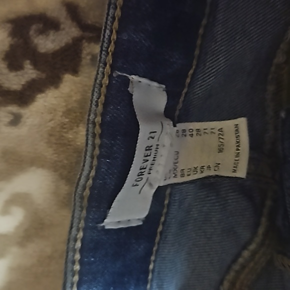 Mega flares - Picture 2 of 3